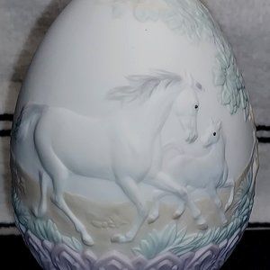 Lladro Hand-Crafted Porcelain Egg.